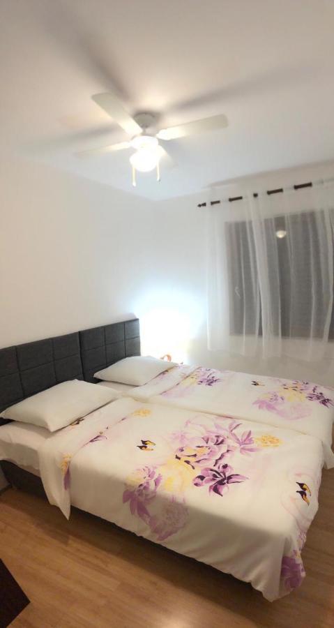 Apartments Magnolija 50M From Beach 스리마 외부 사진